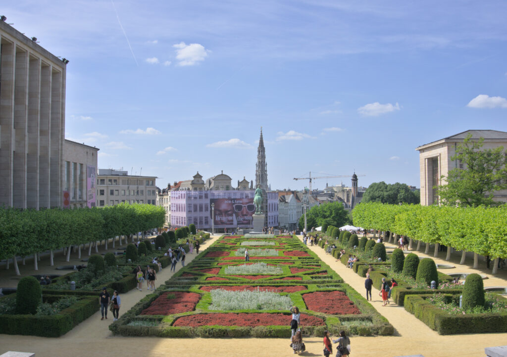 Photo of the gardens and city of Brussels from the viewpoint of Mont des Arts.