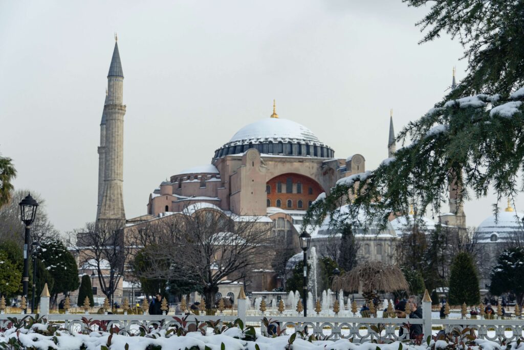 hagia-sofia-in-snow